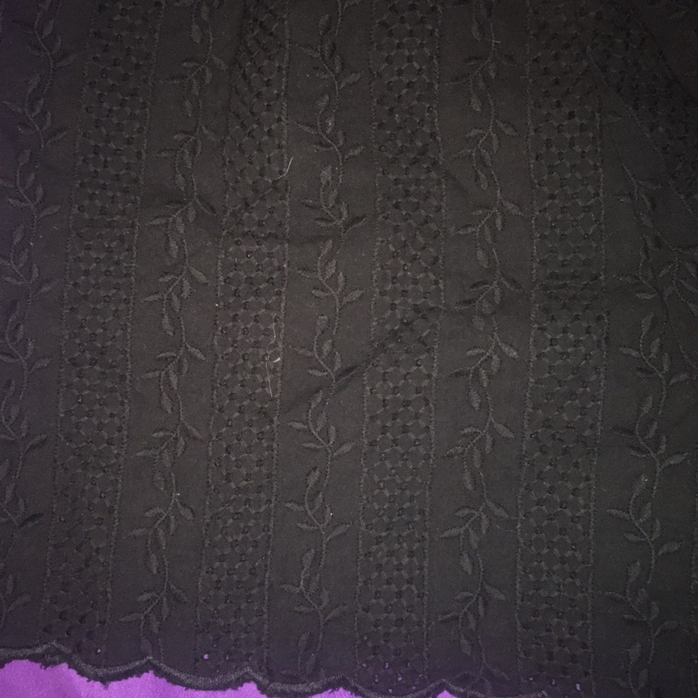 Shorts - Picture 2 of 4